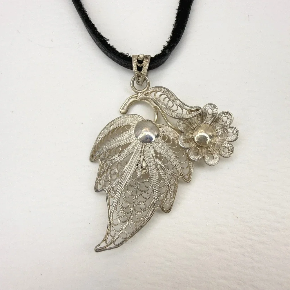 Vintage Silver Filigree Leaf Flower Pendant Necklace Black Leather Cord Boho
